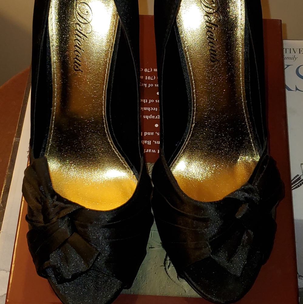 Brand New Beautiful heels!